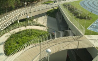 Sabia que existe um campo de futebol sobre o estacionamento na PUCRS?