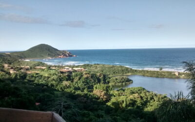 Natureza preservada: praia do Rosa, em SC, investindo na sustentabilidade ambiental