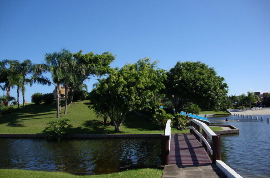 Áreas verdes para lazer dos condomínios no litoral